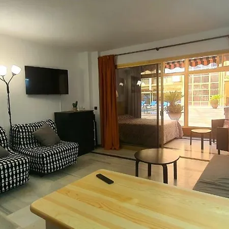Primera Linea De Playa Apartment Marbella